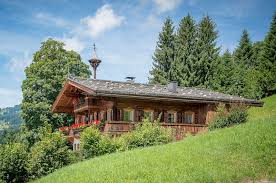 Auf Der Suche Nach Einer Neuen Immobilie Das Moderne Bauernhaus In Kirchberg In Tirol Bietet Jeglichen Luxus Den Ma Bauernhaus Hutte Kaufen Penthouse Wohnung