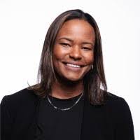 Lourdes Arias's Instagram, Twitter & Facebook