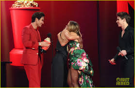 Addison Rae & Tanner Buchanan Share A Kiss While Presenting Best Kiss at  MTV Movie & TV Awards 2021: Photo 4556816