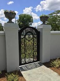 Porte En Metal Moderne En Metal Porte Custom Art Pietons Walk Thru Entree Fer Acier Garden Designer En 2020 Portes De Jardin En Fer Porche Entree Maison Jardin Contemporain