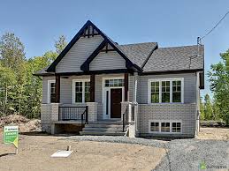 Bungalow A Vendre A Drummondville Drummondville Jetez Y Un Coup D Oeil House Styles Mansions Facade