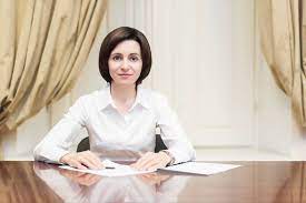 De asemenea, maia sandu a apreciat sprijinul romîniei pentru calea europeană a republicii moldova, subliniind că va continua eforturile pentru implementarea agendei de reforme, în spirit democratic și. Maia Sandu Despre Familie CopilÄƒrie È™i Femeile Din Moldova Noi Femeile Trebuie SÄƒ Venim SÄƒ Facem Ordine Interviu Video Ea Md