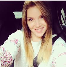 Model and television personality who first gained national attention for. Catalina Vallejos Y Las Selfies The Selfie S Blog