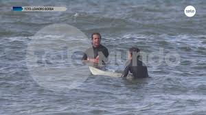 25 de enero | lacalle pou dio a conocer su programa represivo. Telemundo El Presidente Lacalle Pou Comenzo El Ano Junto A Su Familia En Rocha Y Se Lo Vio Haciendo Surf En Aguas Oceanicas Facebook