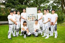 Provided to youtube by universal music groupmaleficent flies · james newton howardmaleficent℗ 2014 walt disney recordsreleased on: Freisprechung Der Maler Und Lackierer Sommer 2019 Handwerk Nordfriesland