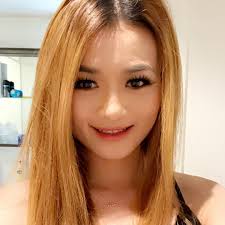 Ellie Liu's Instagram, Twitter & Facebook