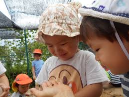 自然の水でどろんこ遊び♪