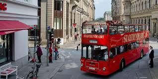 The alster steamers leave from t. Stadt Und Hafenrundfahrt Hamburg Kombiticket Mit Bus Und Schiff