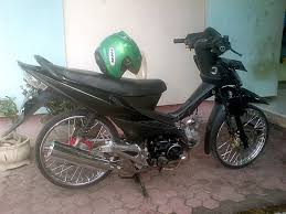 Dengan tagline kerennya jagoan kita, motor honda revo fi hadir dalam 3 varian:revo fi fitr. Revo Lama 2008