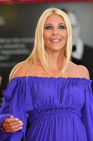 Come rivelato da tempo, la madrina della bimba è mara. Eleonora Daniele Hawtcelebs