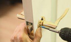 George ­did you ever notice that it seems you never have to actually put the key. What To Do If The Key Does Not Open The Door What To Do If The Door Lock Broke