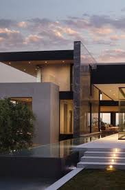 35 Exciting Contemporary Traditional Exterior Design Ideas In 2020 Facade House Dream House Exterior Modern Villa Design