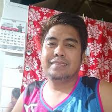 Bahay ng Pamilya Stuart-Topacio Kakaiba sa ibang lumang bayan sa Imus, ang  bahay na ito ay may hagdan sa harapan patungong antesala o balkonahe. Mga  bintanang capiz at kahoy na may florentinong