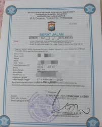 Surat jalan adalah surat yang digunakan untuk mengiringi pengiriman barang dari suatu tempat ke tempat lain dengan menggunakan kendaraan pengangkut sebagai alat transportasi logistik. Diduga Pungli Dalam Pengurusan Surat Jalan Di Ditlantas Polda Sulsel Lintas Lima