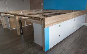 Es ist günstig, schnell gemacht und du brauchst keine handwerkliche begabung. Anleitung Zu Meinem Schlafzimmerkonzept Mit Diy Bett Und Raumteiler