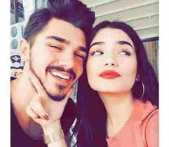 عزيزي #الشب😎 قبل ما تحكي بدي كون الوحيد #بقلبك 💃😐 سكر باب قلبك يلي متل  باب #المول 😂 كل ما مرقت وحدة بيفتح #لحالوو 😂😂😂😂😂😂🙄