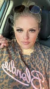 Iris Lasky's Instagram, Twitter & Facebook