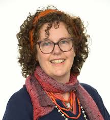 Congratulations to Australian Antarctic Division ecologist, Dr Dana  Bergstrom, who has had a new species of plant life named after her. The  single-celled diatom, named Navicula bergstromiana, has glass-like cell  walls and