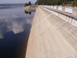 Barrage de naussac is a rockfill dam that was completed in 1981. Barrage De Naussac Langogne 1981 Structurae
