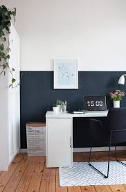 Zuruck Zum Schweden Mainstream Dunkle Wande Halb Bemalte Wande Wohnheimzimmer Einrichten