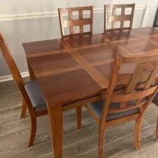 Table Is 40 W 30 H 70 L Includes 2 Leaves And 8 Side Chairs 350 In 2020 Canterbury Furniture Side Chairs Dining Chairs
