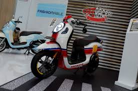 Nah, bagi anda yang sedang menginginkan membeli honda scoopy, tersebut sekilas berkenaan honda scoopy. Modifikasi Pertama Honda Scoopy Ala Racing Look Tertarik Enggak Kumparan Com