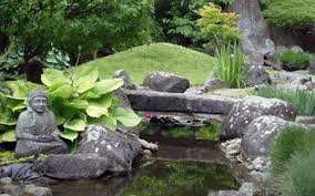 Jardin potager (havre de paix du jardinier) avec des arbustes fruitiers, jardin sec (esprit zen avec des petits cailloux et quelques grosses pierres. Paysagiste De Jardin Japonais Zen Et Jardin Contemporain Paysagiste Jardinier En Alsace Proche De Mulhouse A Didenheim