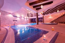 Good breakfast (except the coffee), very nice and comfortable room and facilities. Hotel Allegria Alba Iulia Preturi