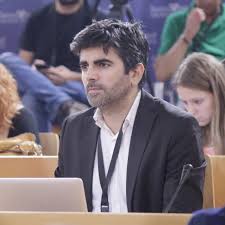 Está previsto que tome posesión de su cargo el próximo lunes 19, y ese mismo día dará a conocer su gobierno, en el que habrá siete componentes de pp y seis de cuidadanos, en el primer ejecutivo de. Dani Cela On Twitter Madrid Es Tan Grande Que Puedes Vivir Sin Volver A Encontrarte Por La Calle Con Tu Ex Pareja Y Eso Es Libertad Isabel Diaz Ayuso A Carlos Alsina