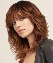 A chi sta bene il taglio dell'estate 2021? Tagli Capelli Medi Inverno 2022 In 160 Immagini