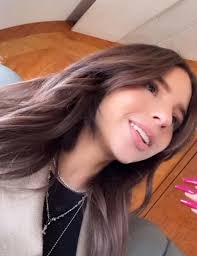 Ángela Aguilar presume su nuevo Look en redes sociales y ahora luce un  pelazo castaño 😍🤎 ¡Simplemente hermosa! ✨