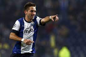 ˈʒwɐ̃w fɨˈlip iˈɾi.ɐ ˈsɐ̃tuʒ mo(w)ˈtĩɲu; Pinto Da Costa Quer Regresso De Joao Moutinho I Liga Sapo Desporto