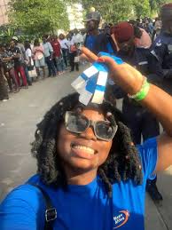 Concert Debordo Leekunfa les premières images. Les légionnaires arrivent.  Debordo viendra encore avec le SAC?? Crédit photo : Al Donald