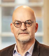 Parson re-joins Clyde & Co