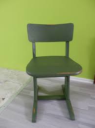 Freue Mich Euch Diesen Artikel Aus Meinem Shop Bei Etsy Vorzustellen Kinderstuhl 1960er Milk Paint Buchsbaum Grun Schulst Kinderstuhle Stuhle Alte Mobel
