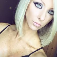 Molly's Closet (@mollyhvt)