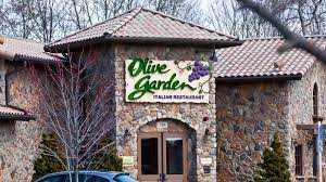 Do they have olive garden in italy. 10 Facts You Might Not Know About Olive Garden Mental Floss