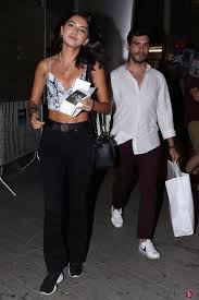 Madrid es una canción interpretada por maluma, con myke towers, publicada en el álbum papi juancho en el año 2020. Lucia Rivera Y Un Amigo En El Concierto De Maluma En Madrid Famosos En El Concierto De Maluma En Madrid Foto En Bekia Actualidad