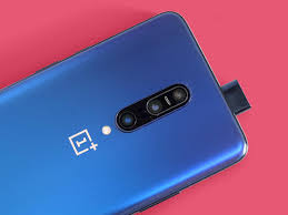 The oneplus 7 pro also packed with triple camera sensor on the back with a 48mp primary lens, 16mp ultrawide lens and 8mp telephoto lens with 3x optical zoom capability. Oneplus 7 Pro Review Stuff