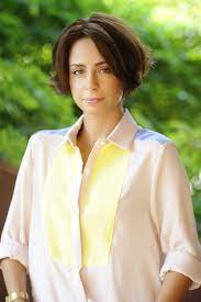 figen andac yasemin yuruk birdenbire oldu hersey birdenbire sevdim seni bodoslama duvara carpmak gibi kaza gecirmek gibi tirin farla far tirlar gozler