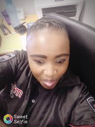 Yr hair wil grow quickly & strong when u do it yrself. Esy things lik Benny  & Betty. Stop letting other people do u hair. No salon