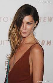 Erin Wasson Le Luxe A La Cool Erin Wasson Coiffure Et Beaute Coiffure