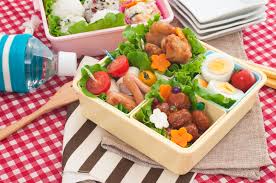 Lihat informasi gizi ayam nugget. Berapa Kalori Bekal Makanan Si Kecil Hari Ini