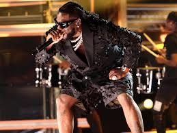 Watch Burna Boy Close the Show at the 2022 Billboard Music Awards | Pitchfork