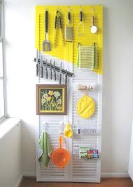 15 Clever Ways To Get Rid Of Kitchen Counter Clutter Glue Sticks And Gumdrops Porte Diy Cuisine Americaine Petit Stockage De Cuisine