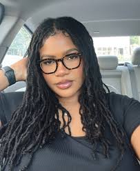 Pesa ipo nahitaji feni na subwoofer jamani mwenye navyo anichek 0678544214