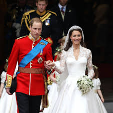 Księżna kate na ślubie książęcej pary z sussex pojawiła się w eleganckiej sukience w kolorze złamanej bieli. Sukienka Z H M Wyglada Jak Suknia Slubna Ksieznej Kate Elle Wedding
