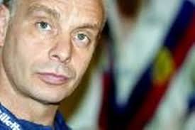 Noble stays out of ref protest