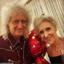 Queen guitarist brian may has revealed he is leaving the capital calling london a brutal place to i want to break free: Brian May Thanks Wife Anita Dobson For Her Care After Heart Attack Aktuelle Boulevard Nachrichten Und Fotogalerien Zu Stars Sternchen