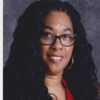 Elisa Hinton's Instagram, Twitter & Facebook